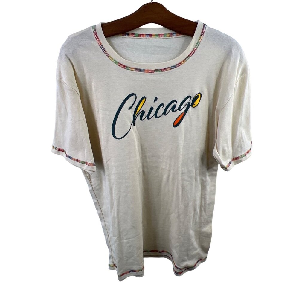 Chicago Short Sleeve Graphic T-Shirt Size Large Beige Lightweight Crewneck NEW
